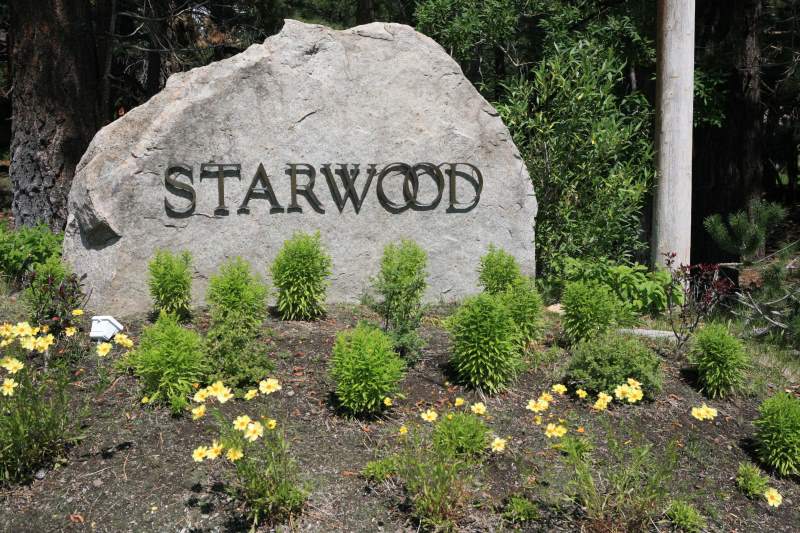 Luxury homes for sale in the Starwood subdivision of Mammoth Lakes