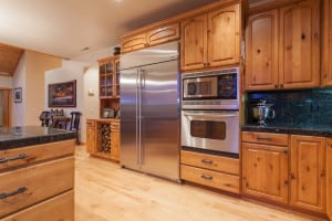 Kitchen in Mammoth Lakes